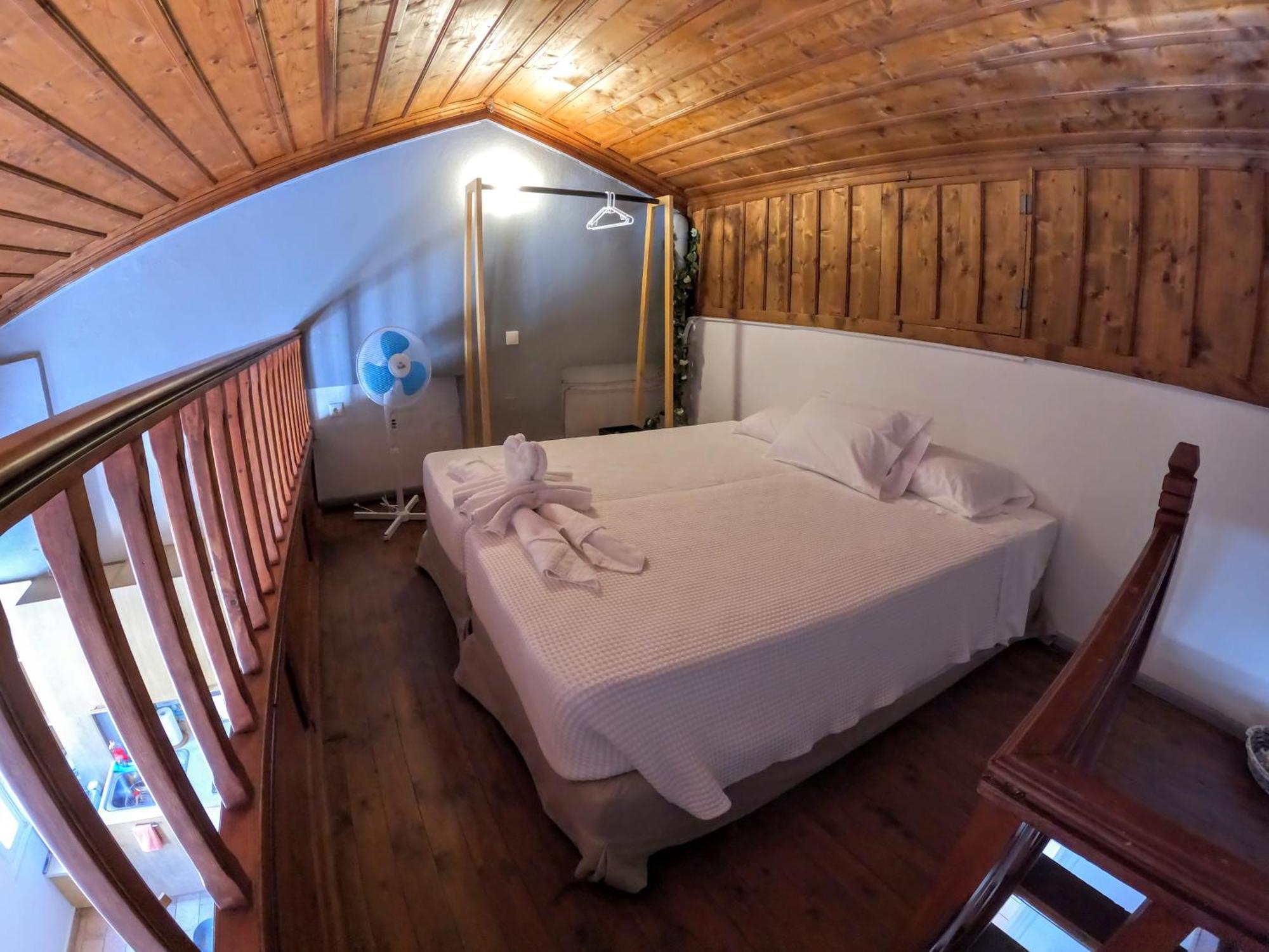Cozy Apartments In Symi Center エクステリア 写真