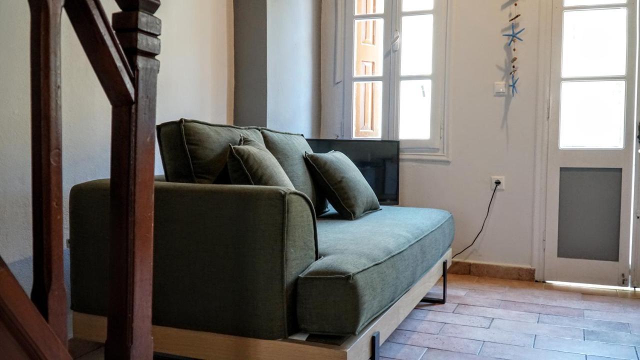 Cozy Apartments In Symi Center エクステリア 写真