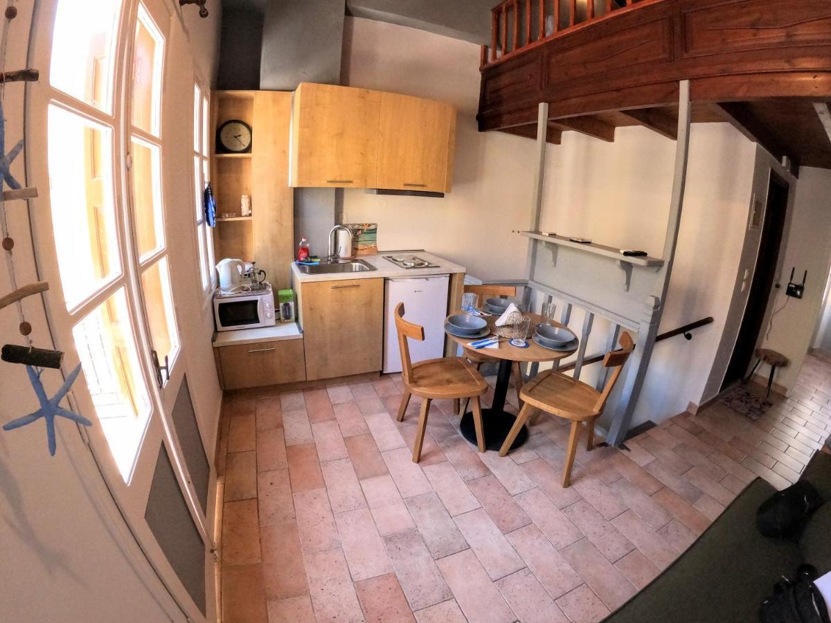 Cozy Apartments In Symi Center エクステリア 写真