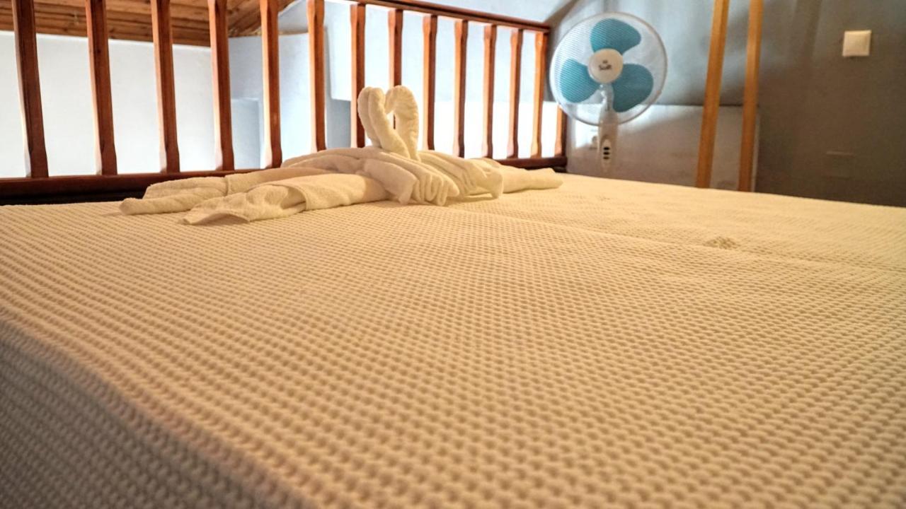 Cozy Apartments In Symi Center エクステリア 写真