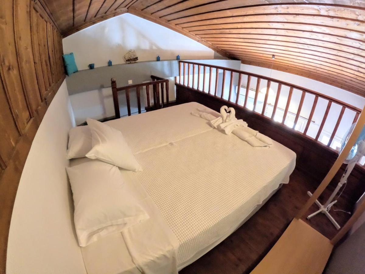 Cozy Apartments In Symi Center エクステリア 写真