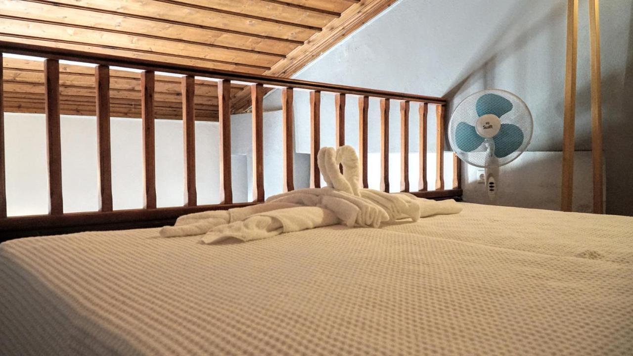 Cozy Apartments In Symi Center エクステリア 写真
